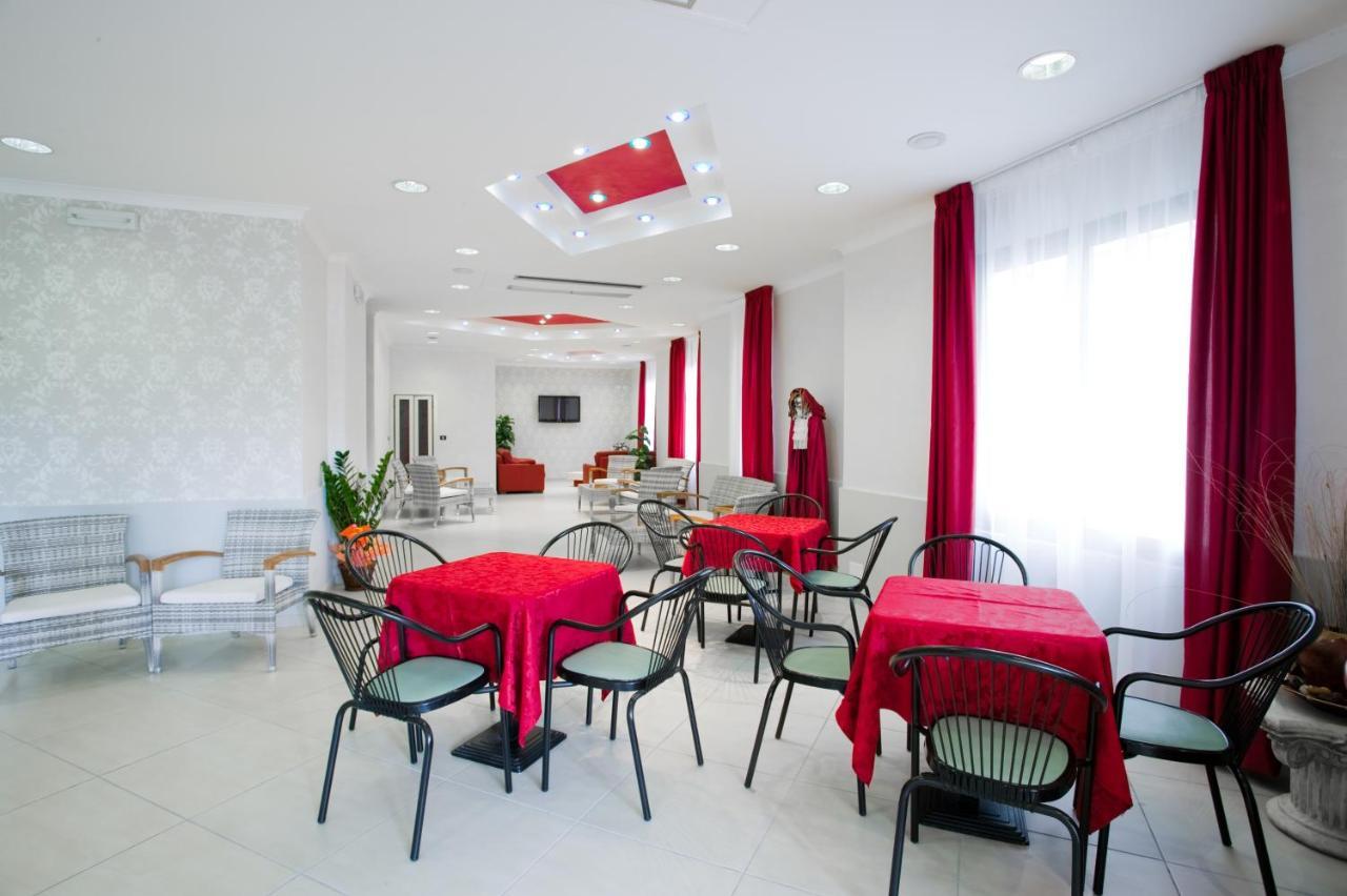 Hotel Le Lune 가테오 아 마레 외부 사진