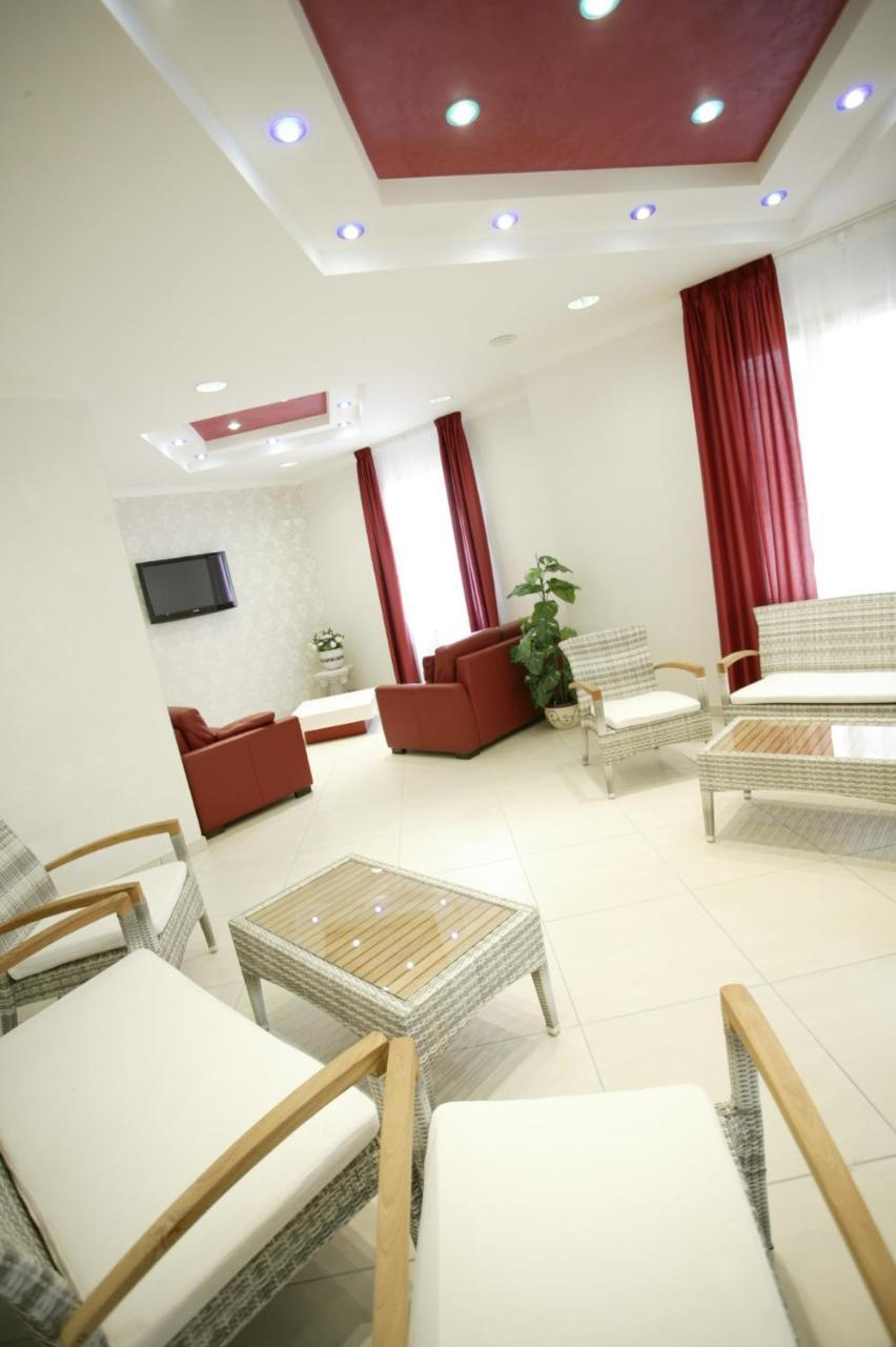 Hotel Le Lune 가테오 아 마레 외부 사진
